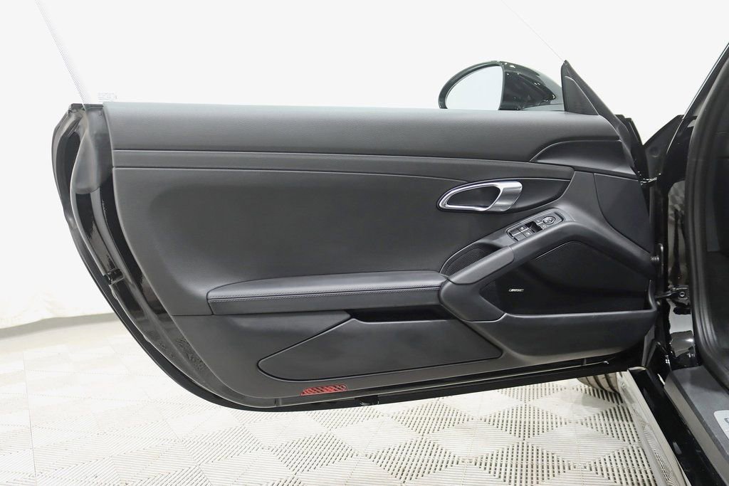 Used 2019 Porsche 718 Cayman S image 32