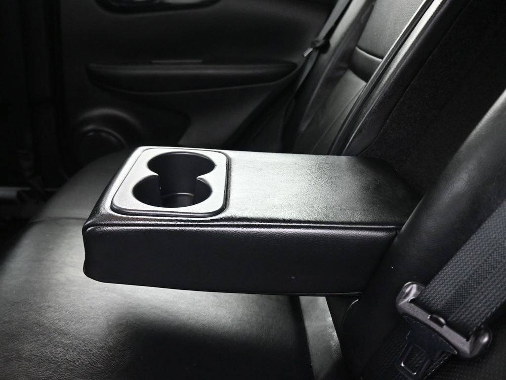 Used 2022 Nissan Rogue Sport SL w/ Premium Package image 34