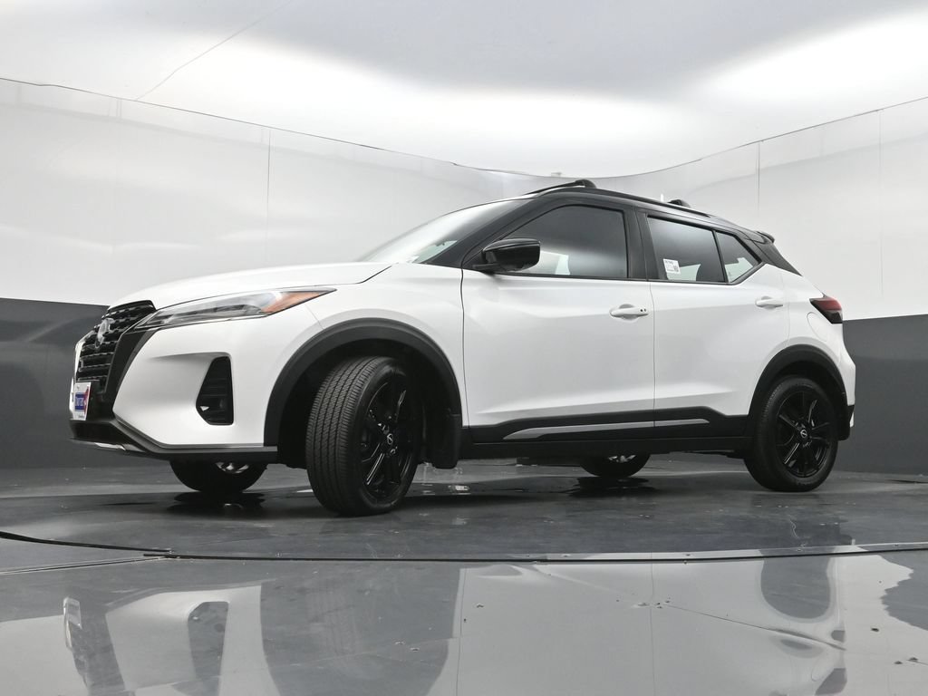 Used 2024 Nissan Kicks SR FWD image 24