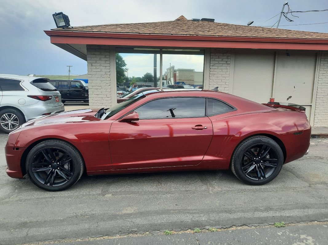 Used 2010 Chevrolet Camaro SS w/ RS Package RWD image 2
