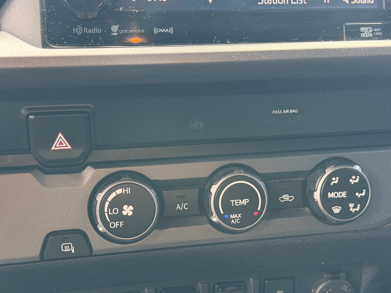 Used 2019 Toyota Tacoma TRD Sport w/ Technology Package RWD image 21