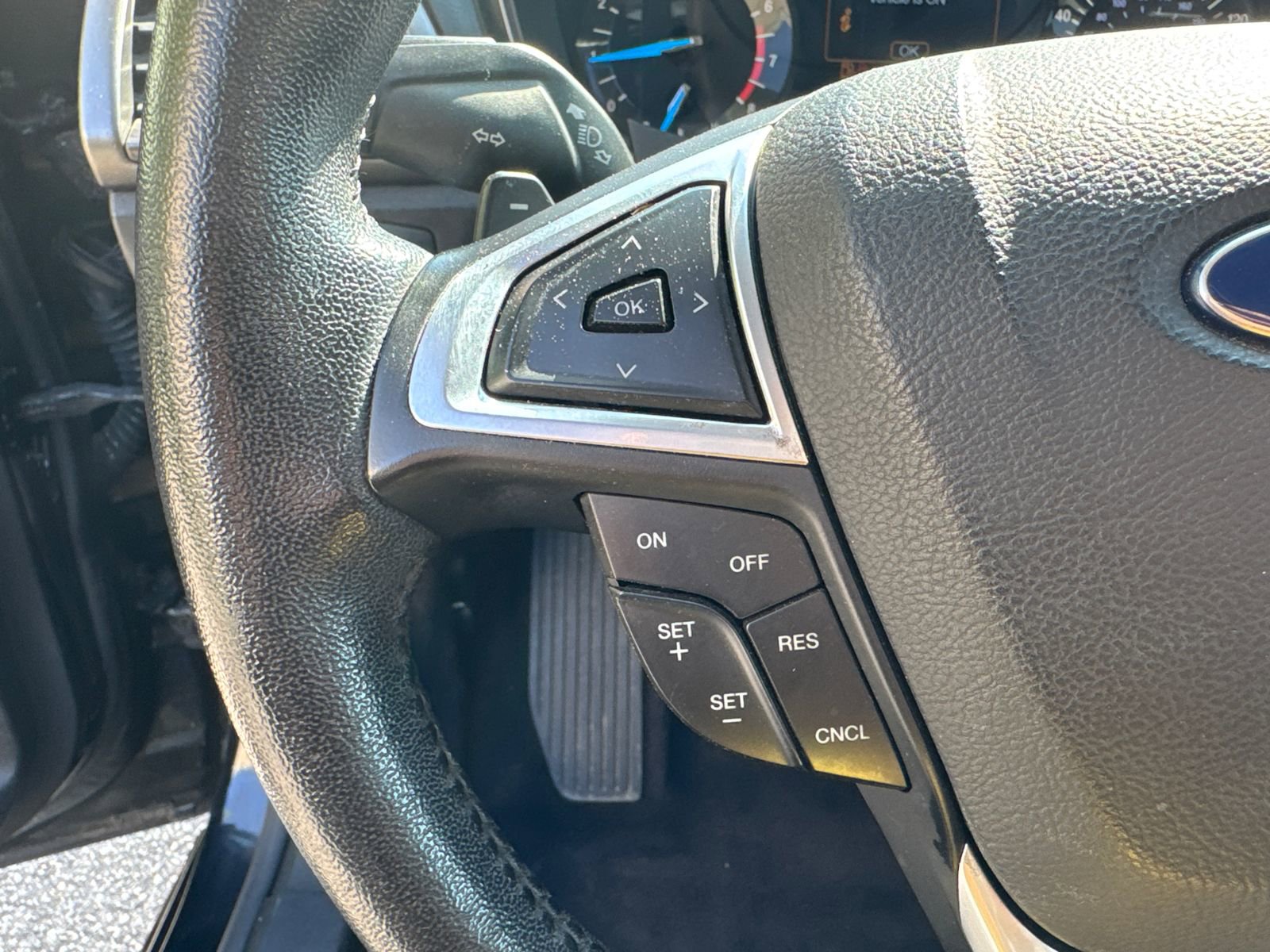 Used 2017 Ford Fusion SE image 24