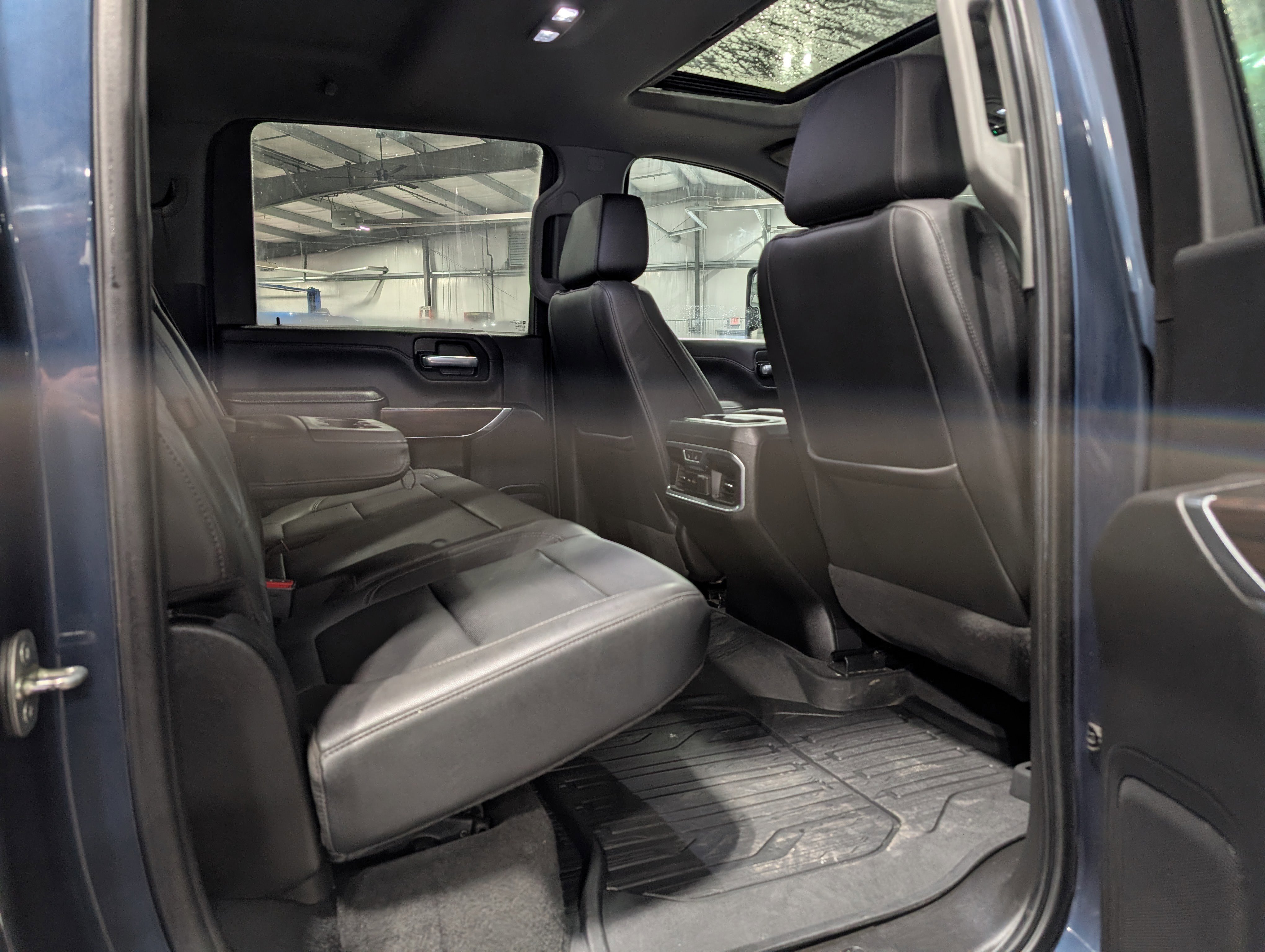 Used 2021 GMC Sierra 3500 SLT w/ SLT Convenience Package image 12