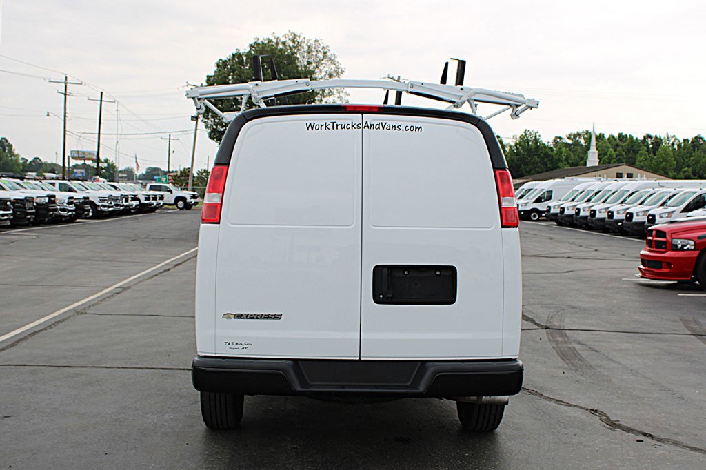 Used 2024 Chevrolet Express 2500 w/ Driver Convenience Package RWD image 17