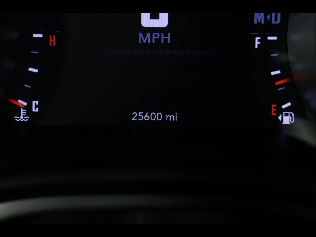 Used 2023 Dodge Challenger SXT w/ Blacktop Package image 9