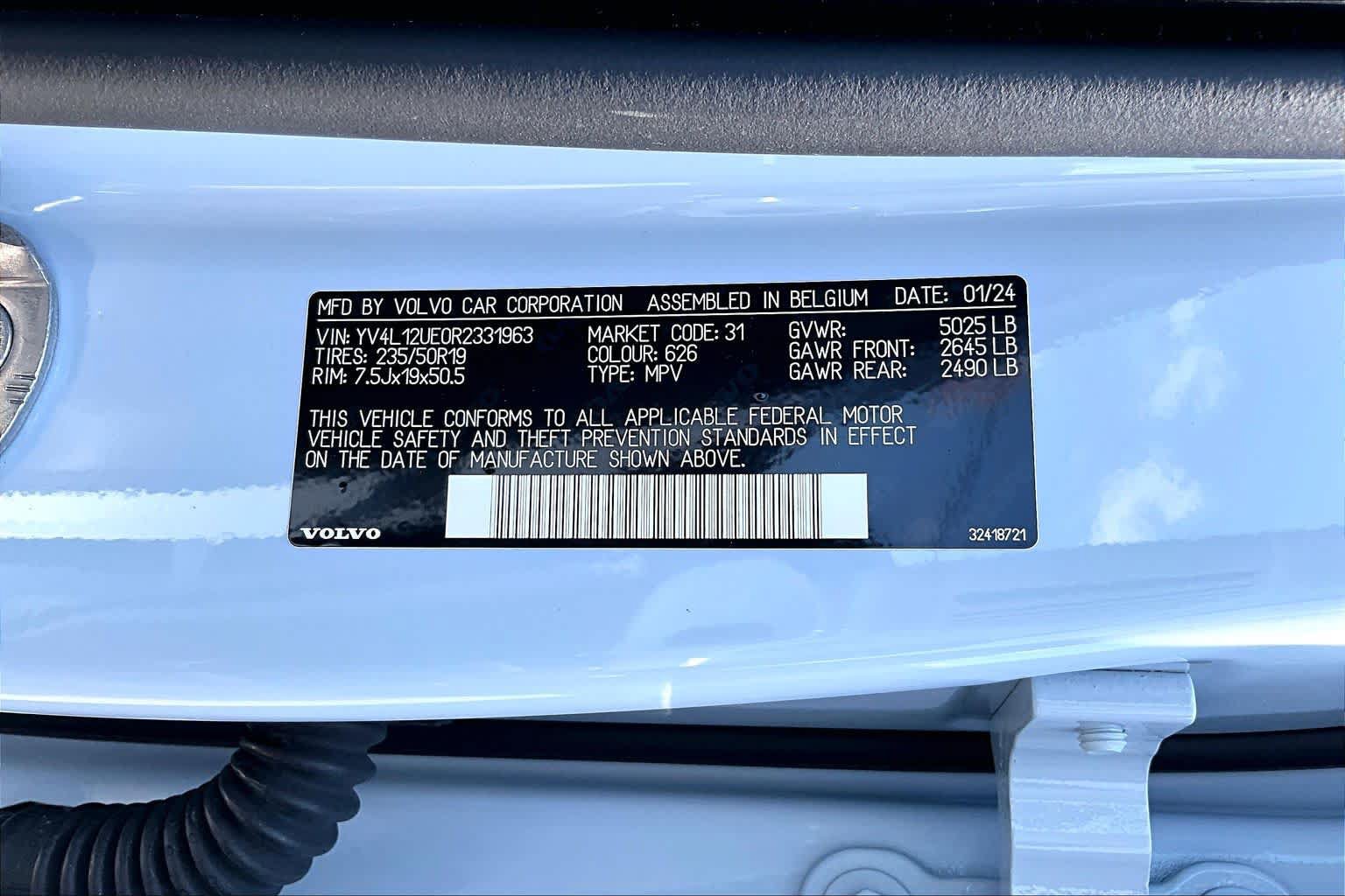 Used 2024 Volvo XC40 B5 Plus AWD/4WD image 33