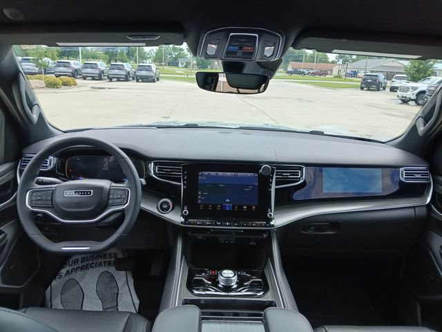 Used 2023 Jeep Wagoneer Series III w/ Preferred Equipment Group AWD/4WD image 38