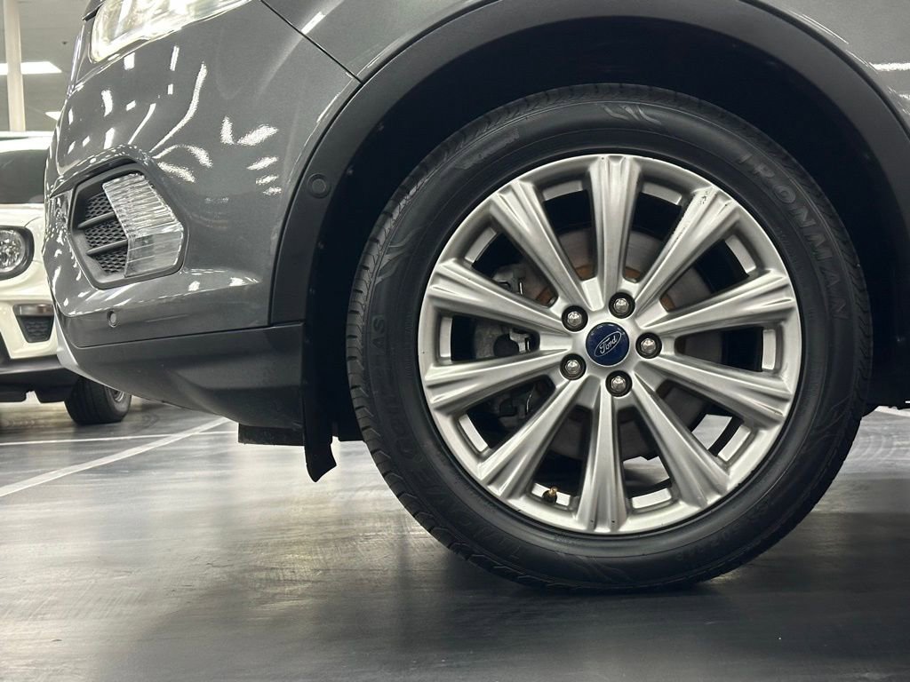 Used 2018 Ford Escape Titanium image 12