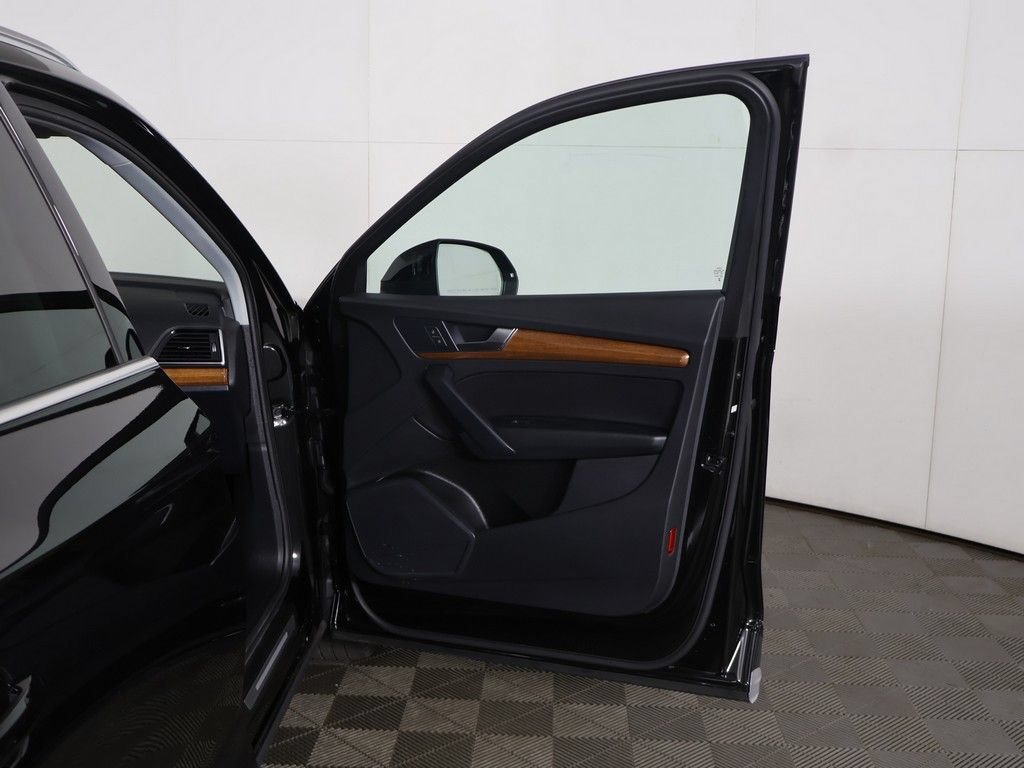 Used 2023 Audi Q5 2.0T Premium w/ Convenience Package AWD/4WD image 21