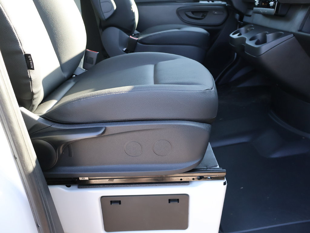 Used 2025 Mercedes-Benz Sprinter 2500 image 10