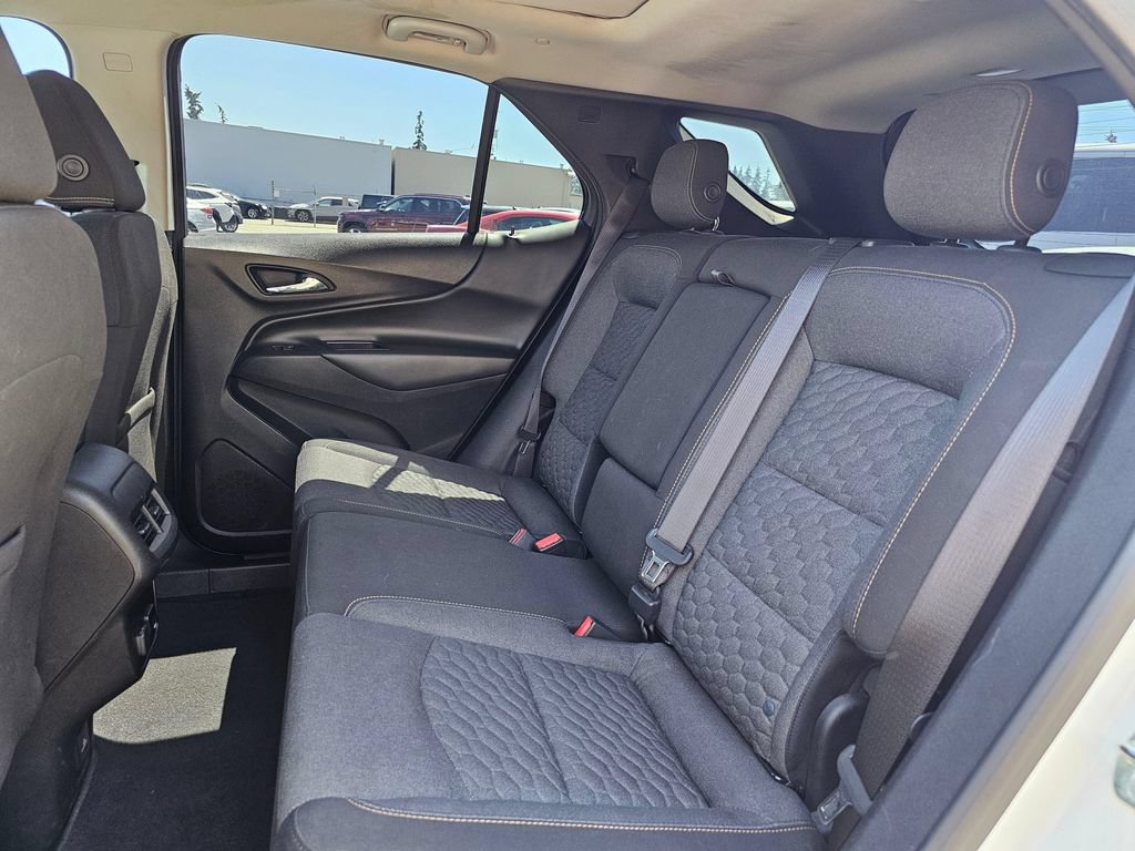 Used 2018 Chevrolet Equinox LT w/ Sun & Infotainment Package FWD image 17