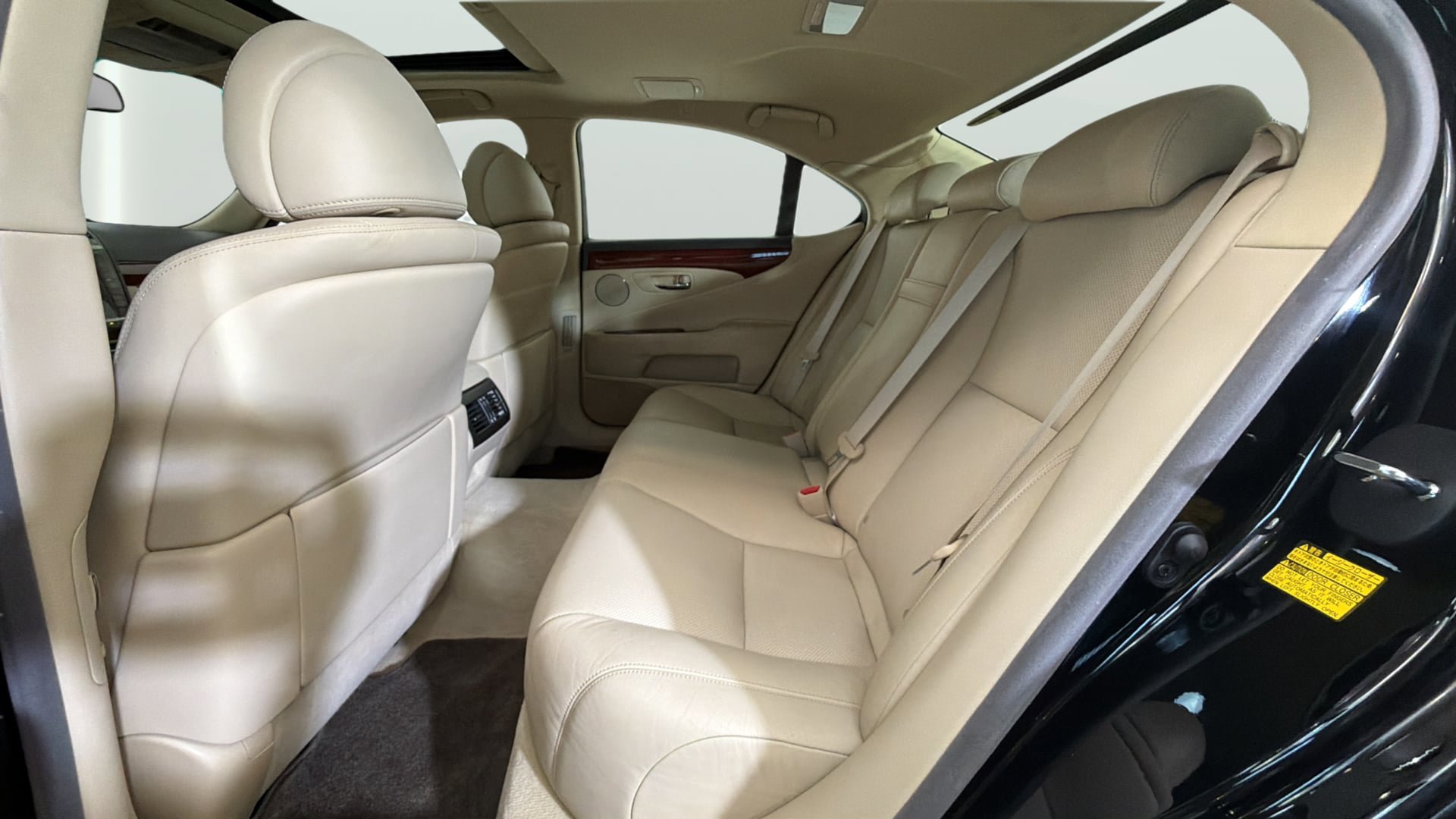 Used 2011 Lexus LS 460 w/ Comfort Pkg RWD image 33