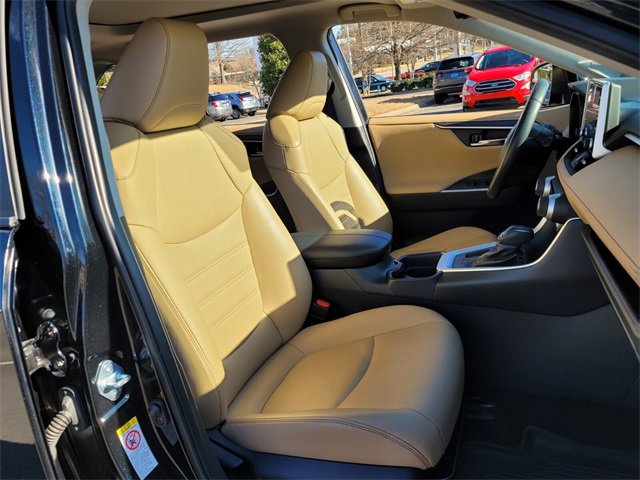 Used 2019 Toyota RAV4 Limited image 21