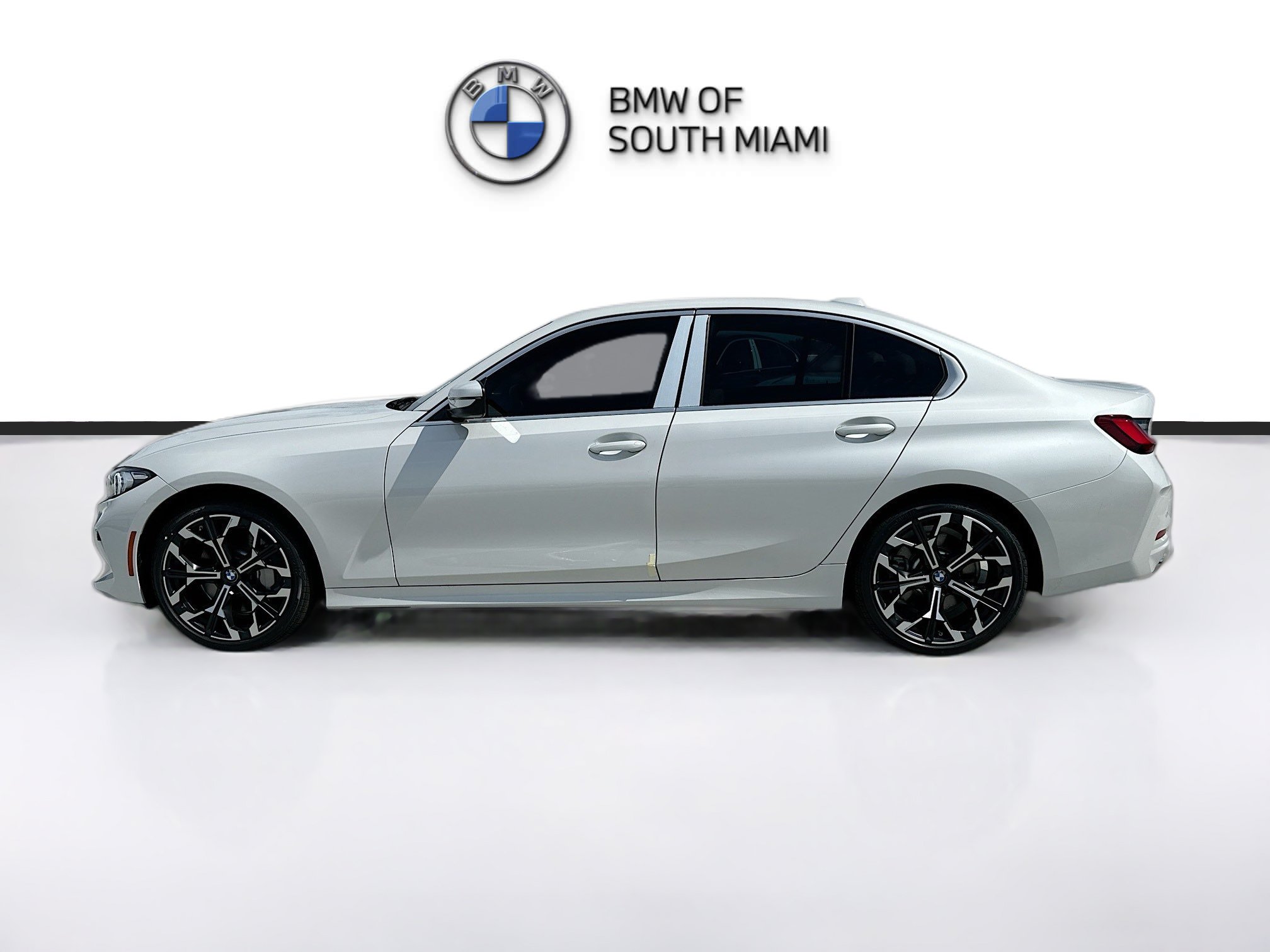 Used 2025 BMW 330i Sedan w/ Premium Package RWD image 4