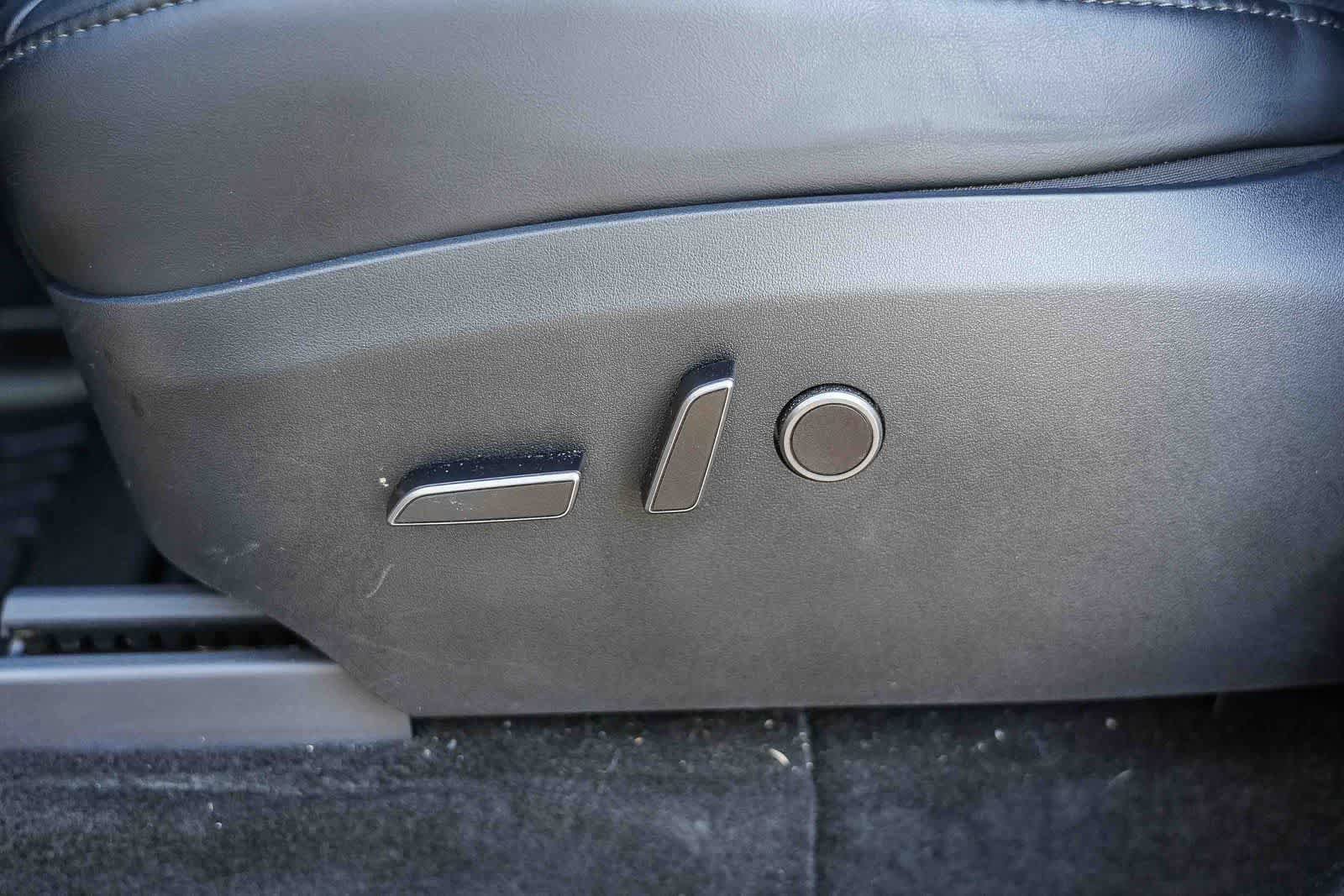 Used 2023 Tesla Model Y 2WD image 21