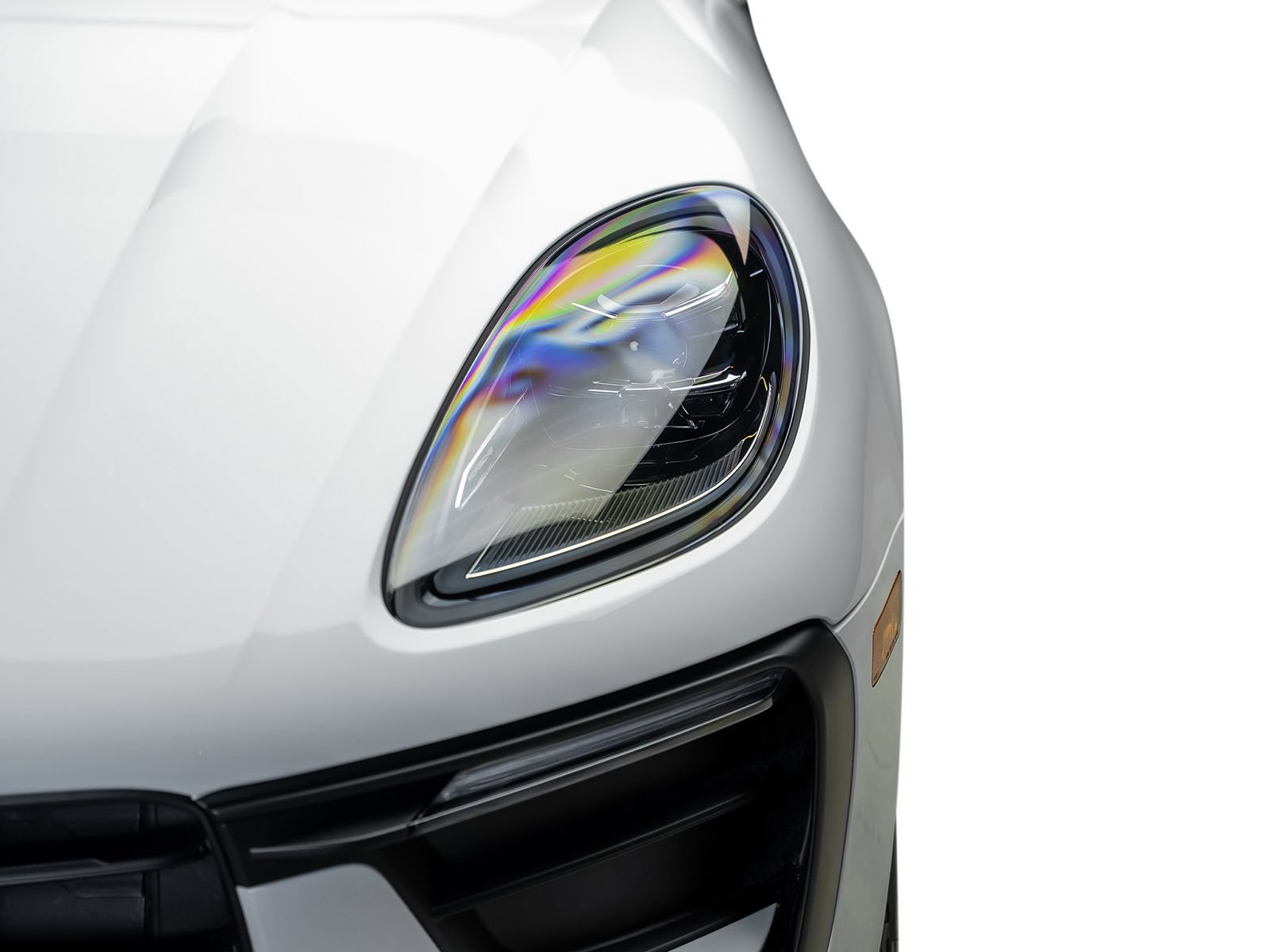 Used 2025 Porsche Macan AWD/4WD image 4