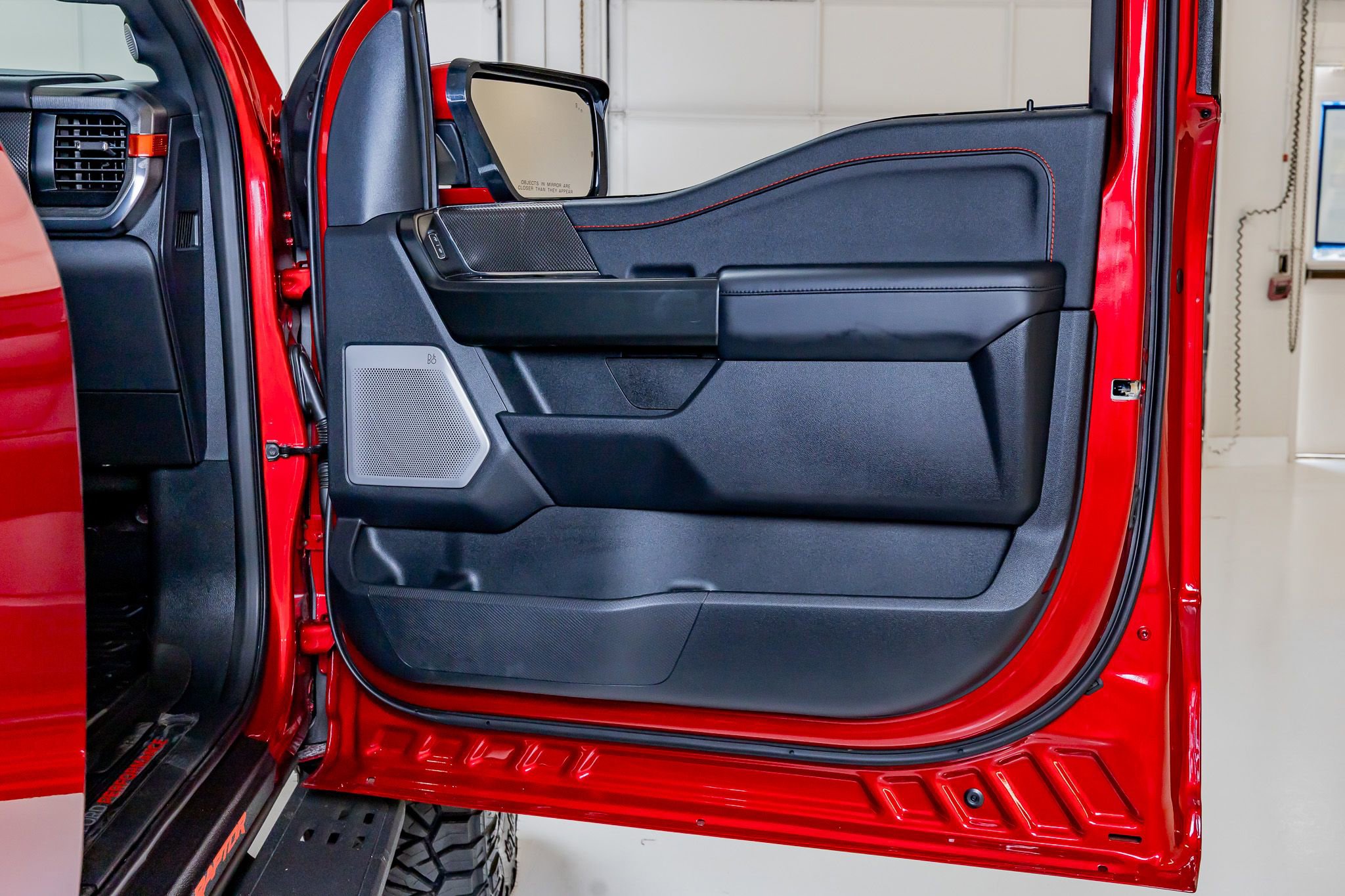 Used 2025 Ford F150 Raptor AWD/4WD image 37