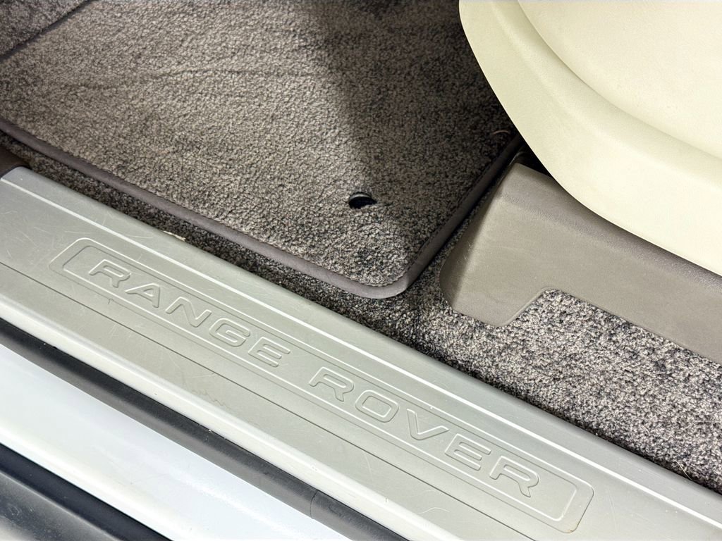Used 2021 Land Rover Range Rover Westminster Edition image 17