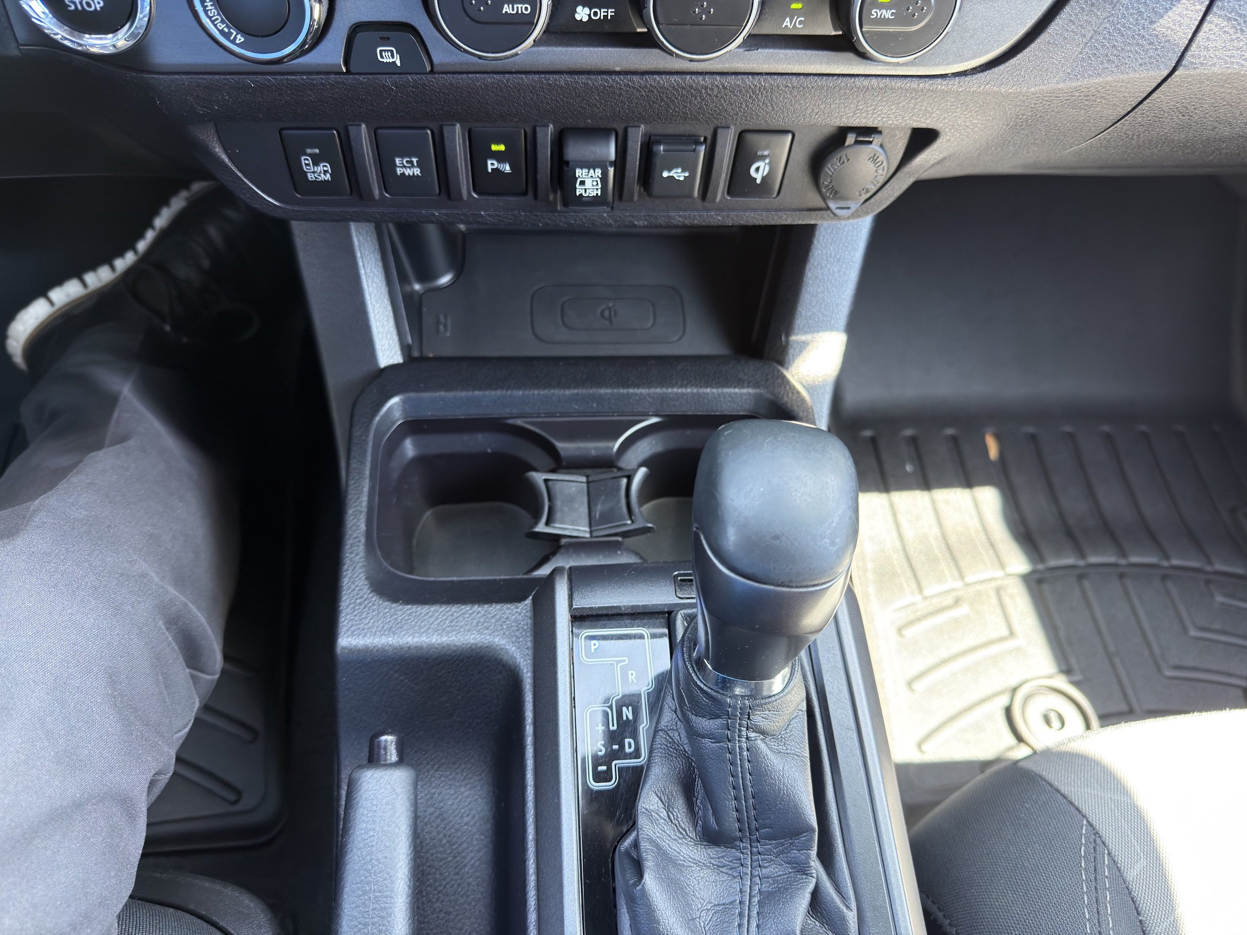 Used 2021 Toyota Tacoma TRD Off-Road w/ Technology Package AWD/4WD image 35