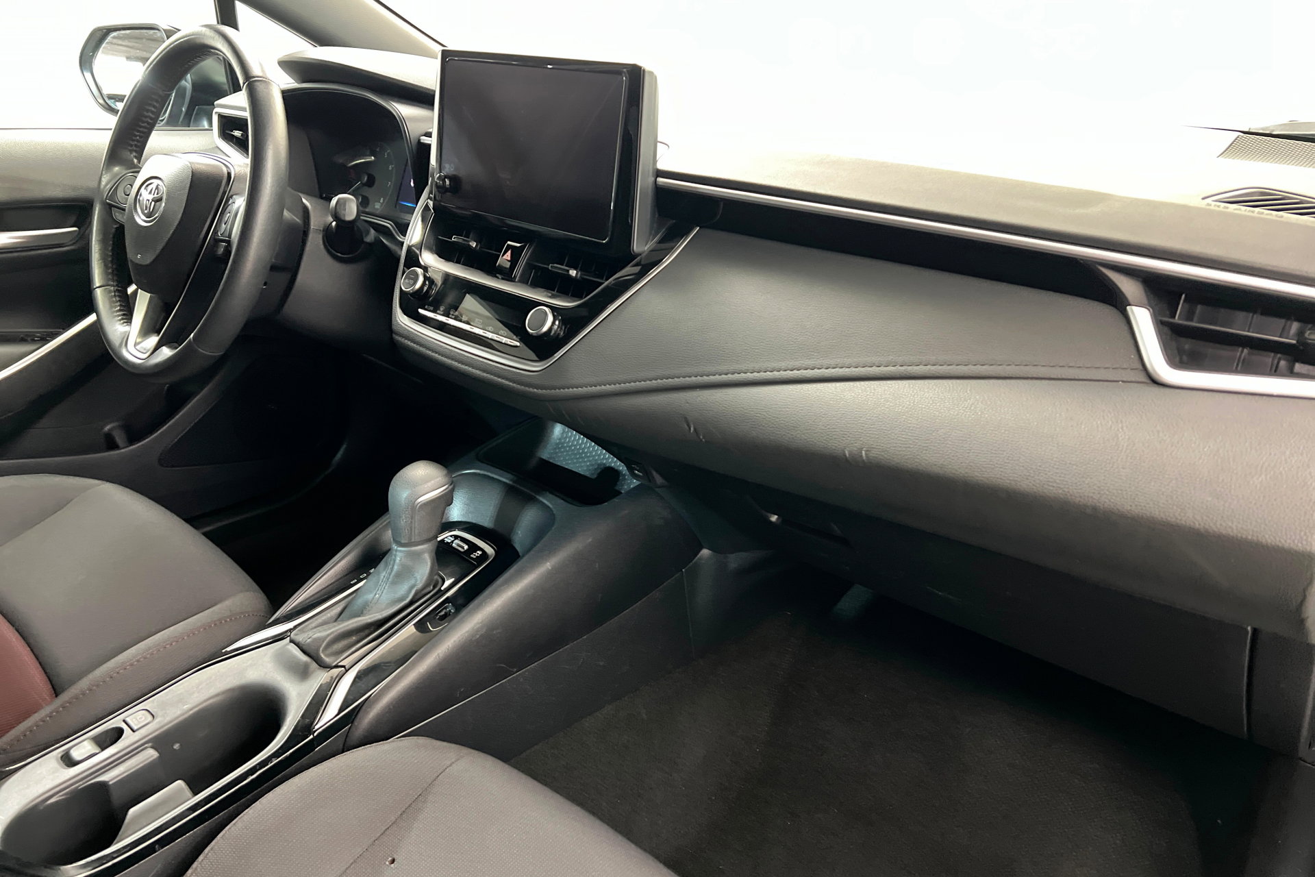 Used 2024 Toyota Corolla SE FWD image 24