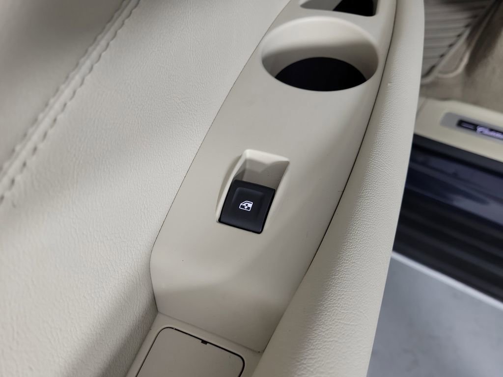 Used 2020 Cadillac Escalade Luxury w/ LPO, Radiant Package image 14