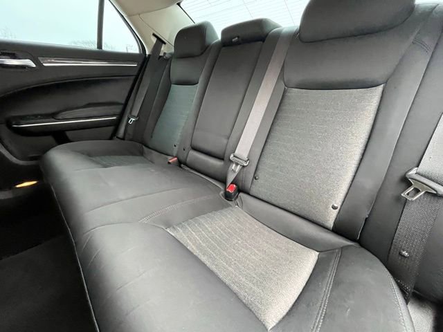 Used 2022 Chrysler 300 Touring w/ Sport Appearance Package image 24