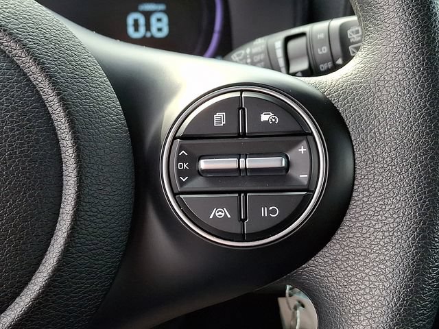 Used 2025 Kia Soul LX w/ LX Technology Package FWD image 21