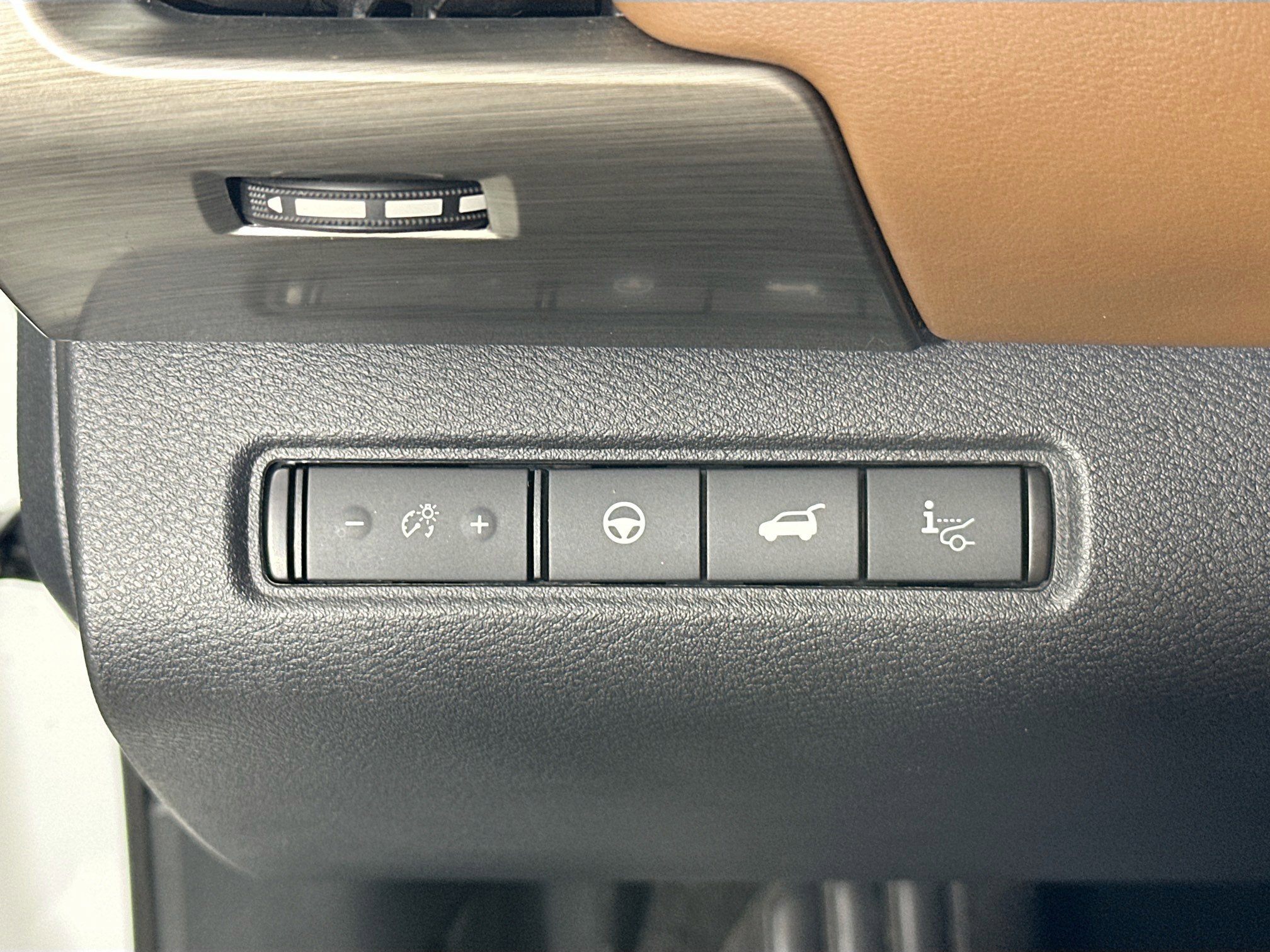 Used 2023 Nissan Pathfinder Platinum image 10