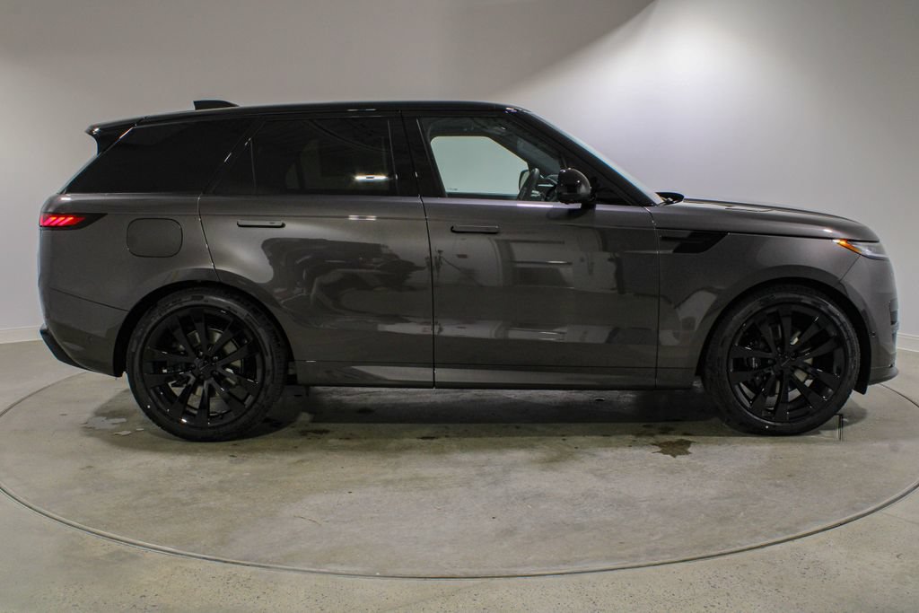 New 2026 Land Rover Range Rover Sport Dynamic SE AWD/4WD image 6