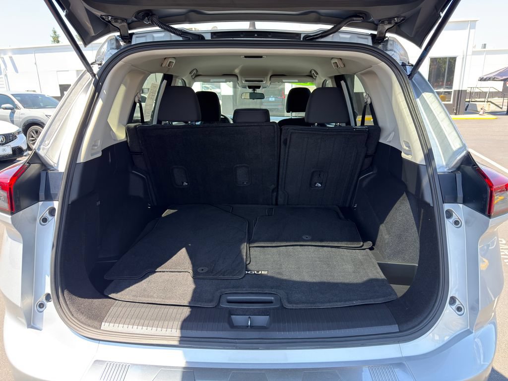 Used 2024 Nissan Rogue S FWD image 31