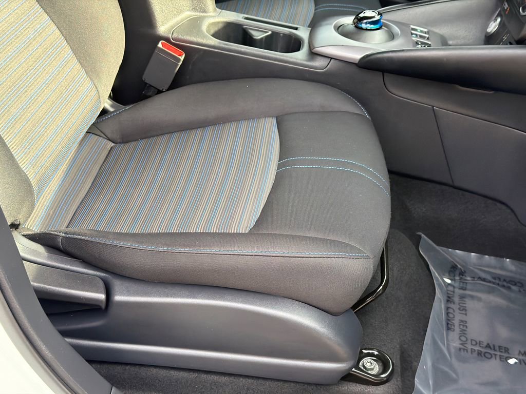 Used 2023 Nissan Leaf S image 11