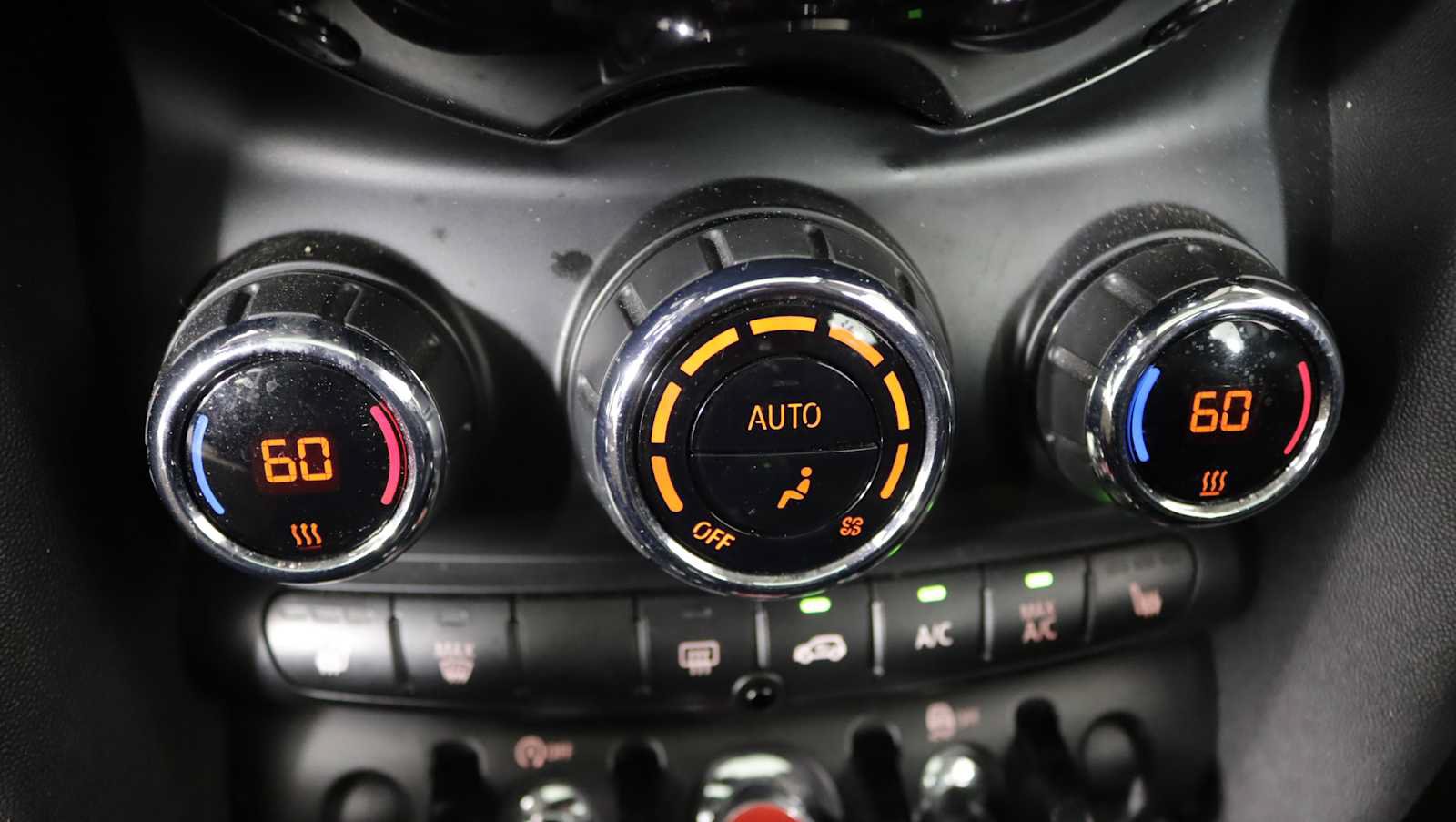 Used 2019 MINI Cooper 4-Door Hardtop FWD image 24