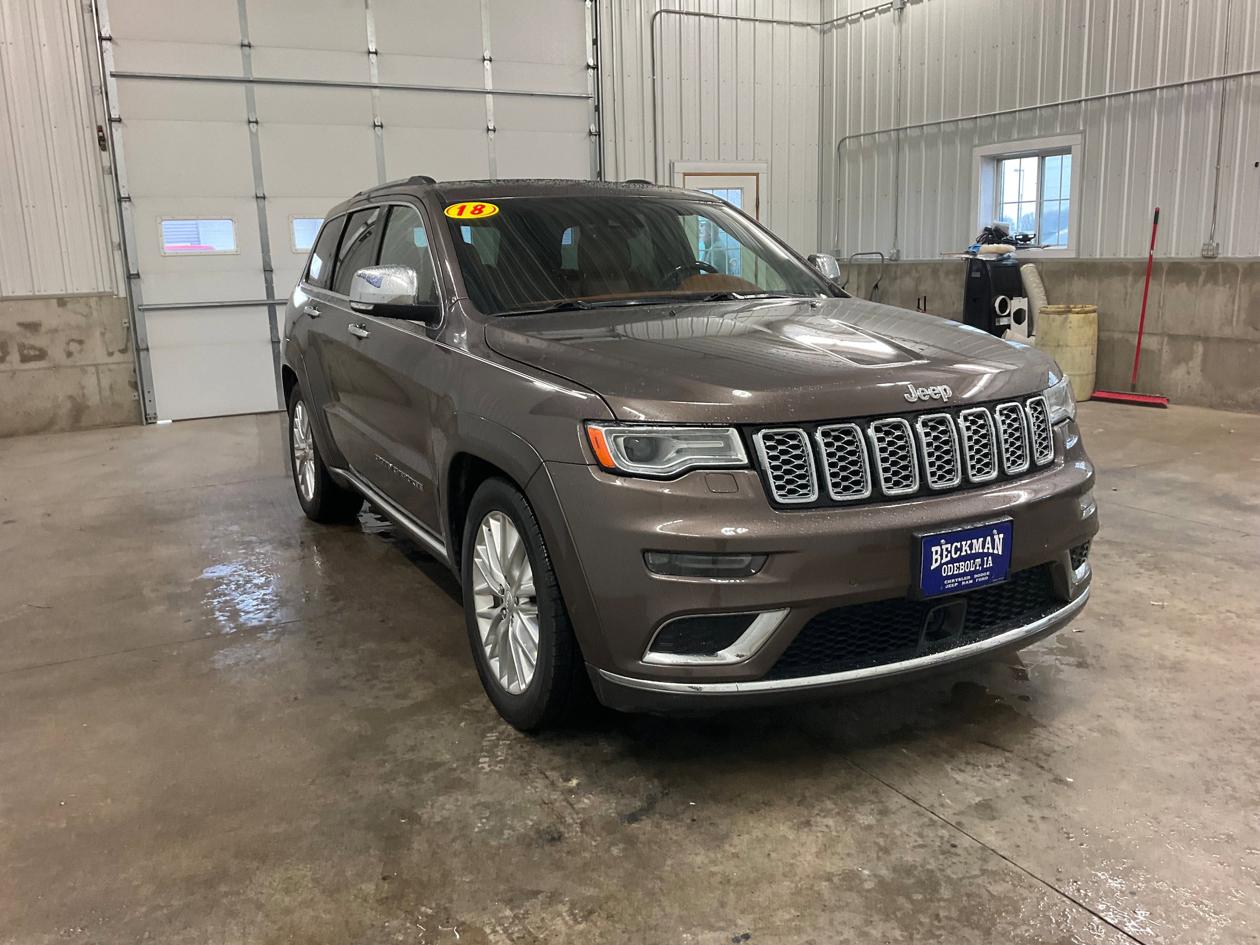 Used 2018 Jeep Grand Cherokee Summit AWD/4WD image 7