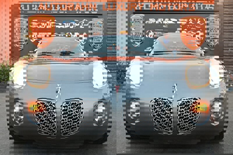 Used 2006 Pontiac Solstice Convertible w/ Premium Package image 2