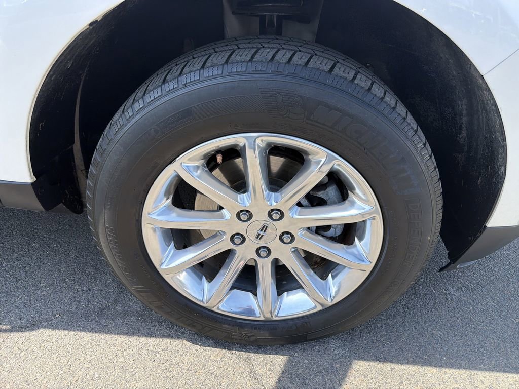 Used 2013 Lincoln MKX AWD image 32