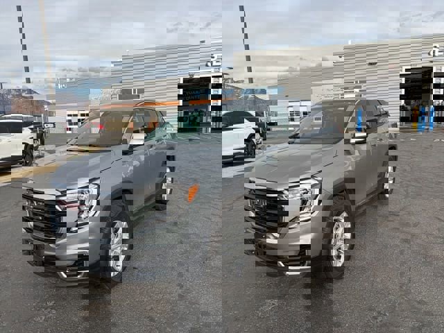 Used 2024 GMC Terrain SLE image 9