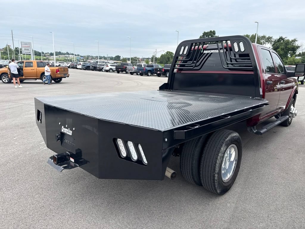 Used 2024 RAM 3500 Tradesman w/ Chrome Appearance Group AWD/4WD image 4