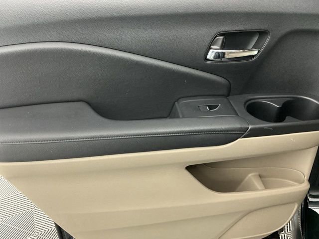 Used 2017 Honda Pilot EX-L image 9