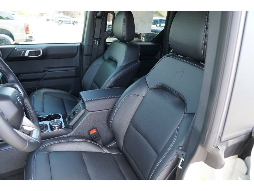 New 2026 Ford Bronco Outer Banks AWD/4WD image 8