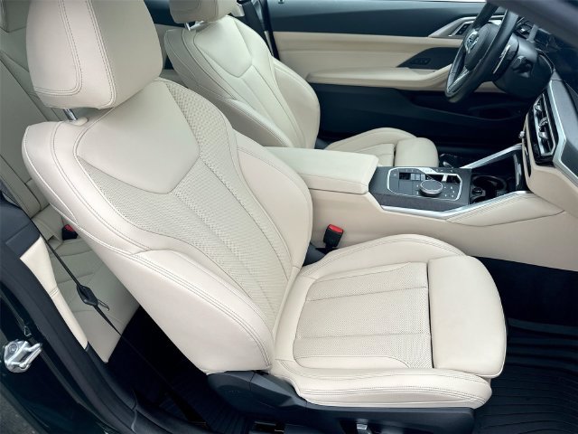 Certified 2024 BMW 430i xDrive Coupe w/ M Sport Package AWD/4WD image 32