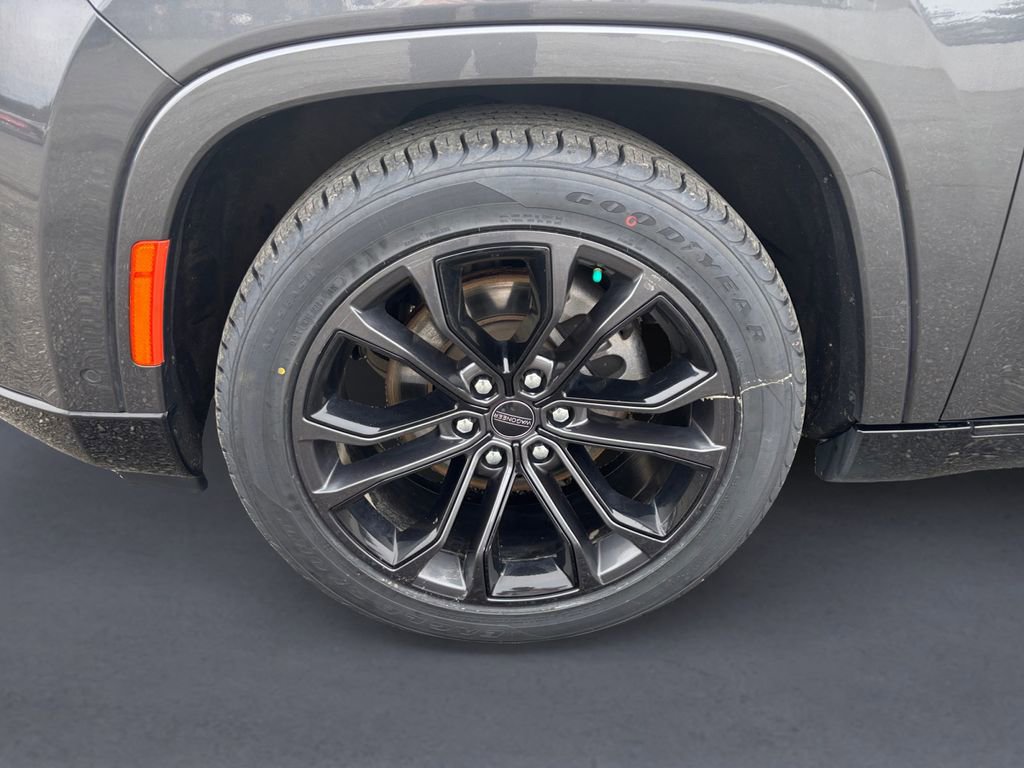 Used 2024 Jeep Grand Wagoneer L Series II w/ Quick Order Packagew 28T image 11