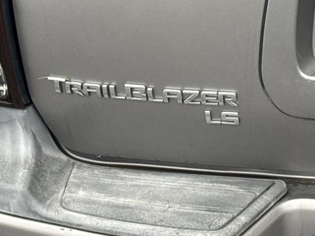 Used 2006 Chevrolet TrailBlazer LS w/ Skid Plate Package AWD/4WD image 12