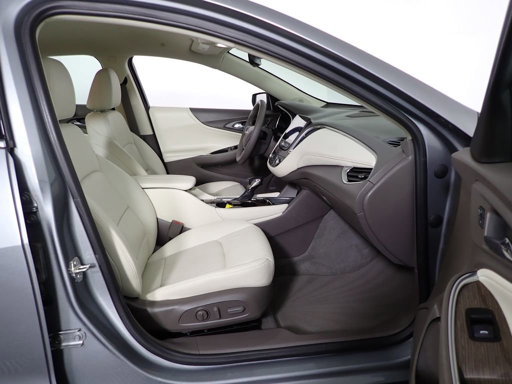 Used 2023 Chevrolet Malibu LT image 33