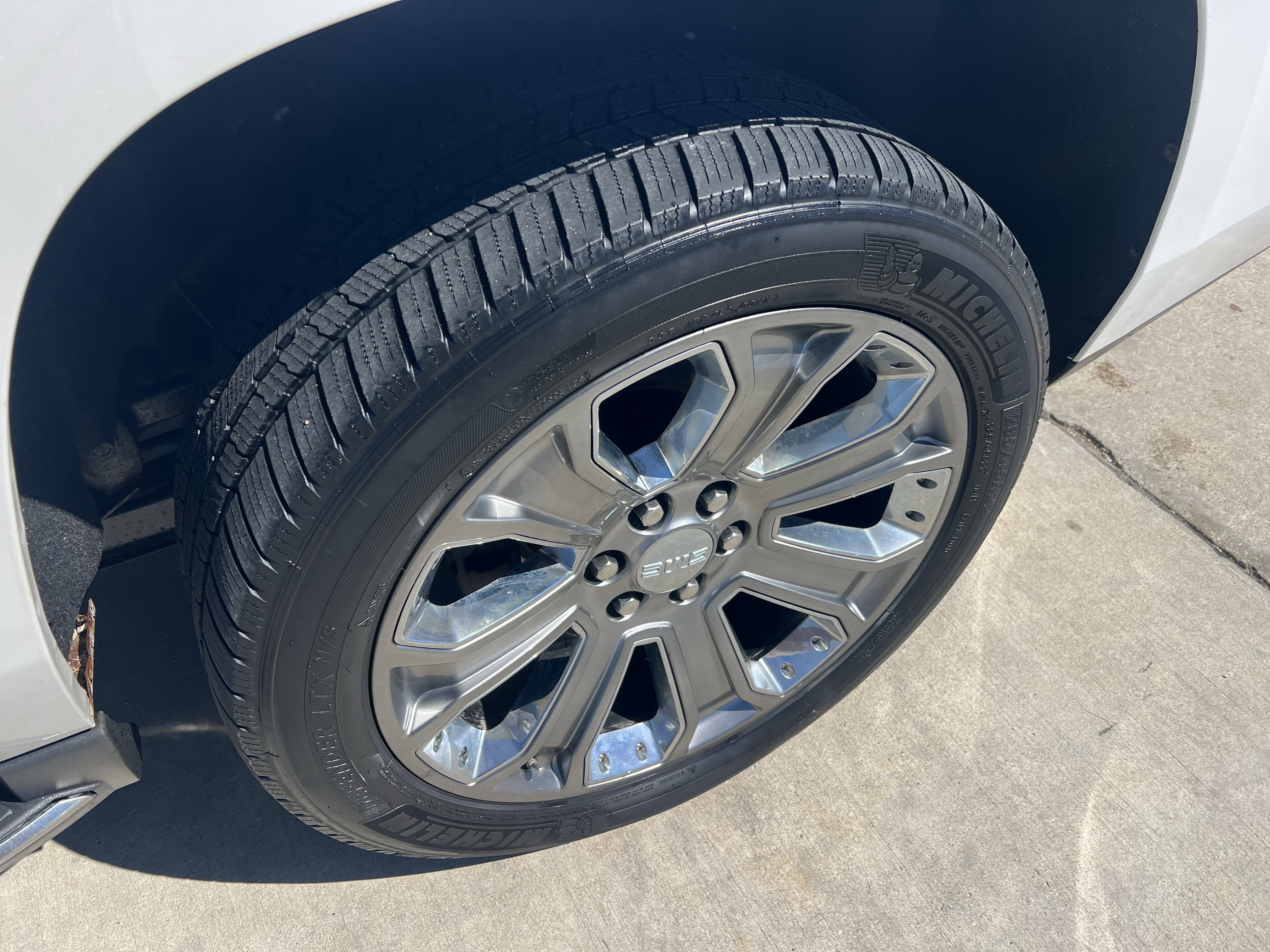 Used 2016 GMC Yukon XL Denali w/ Open Road Package image 5