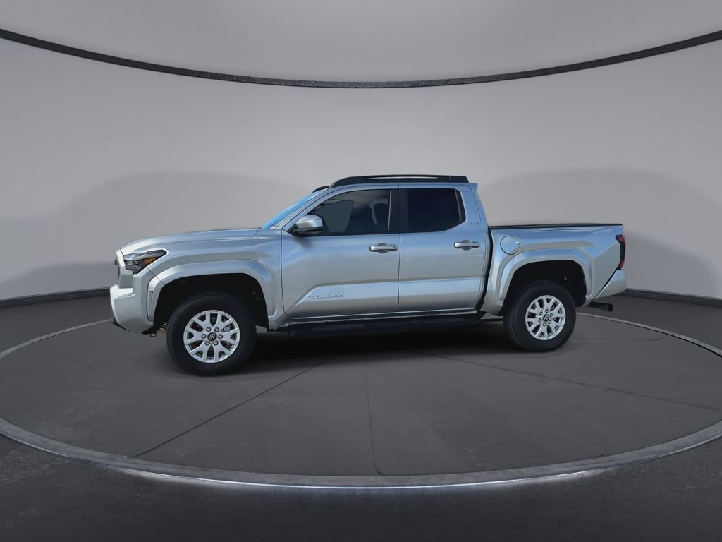 Used 2024 Toyota Tacoma SR5 AWD/4WD image 5