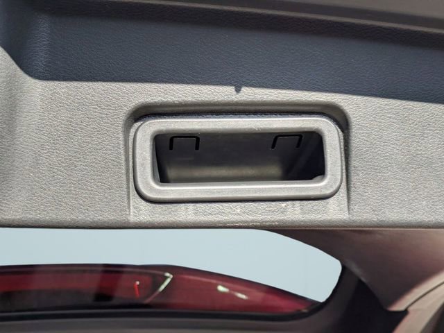 Used 2023 Nissan Rogue SV image 14