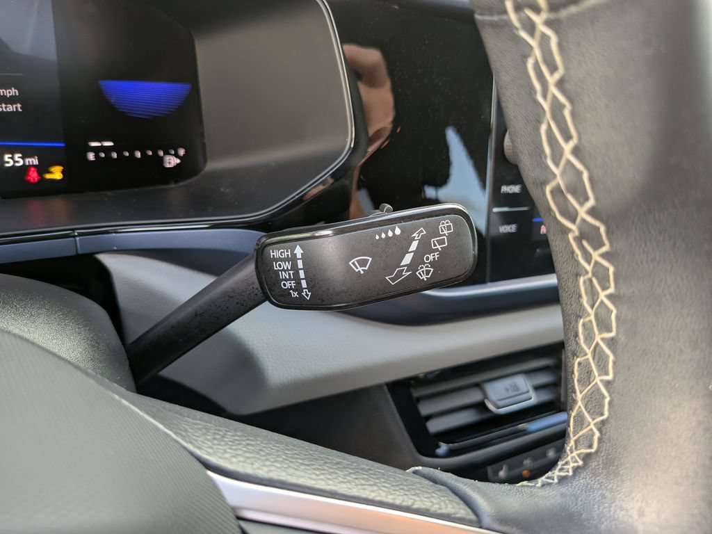 Certified 2023 Volkswagen Taos SE FWD image 30