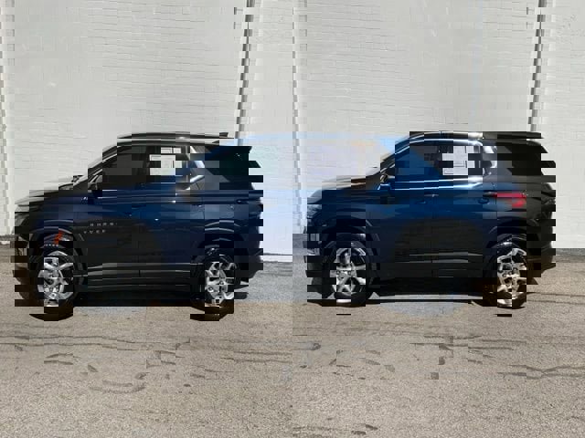 Used 2023 Chevrolet Traverse LS w/ Safety Package FWD image 28