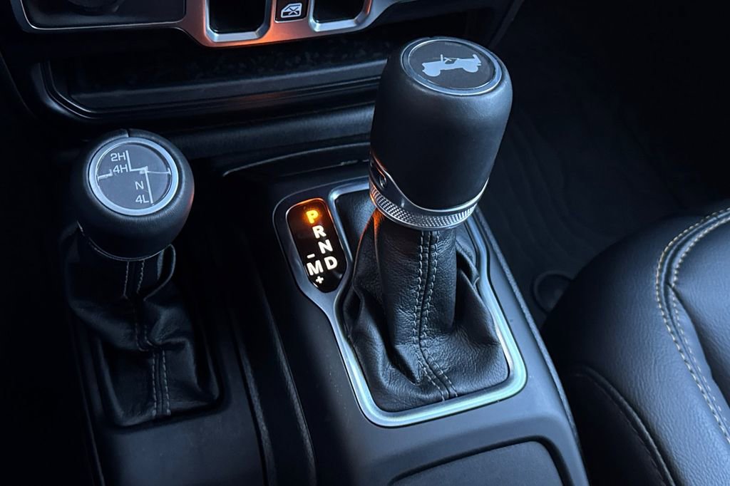 Used 2024 Jeep Wrangler Sahara image 24