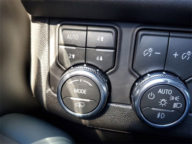 New 2026 GMC Yukon XL AT4 image 24